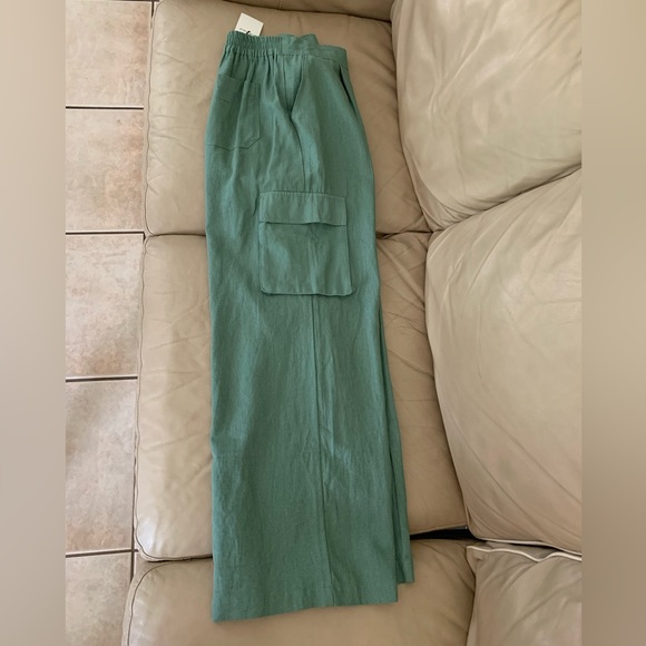 7 FOR ALL MANKIND Linen Blend Wide
Leg Cargo Pants - Picture 9 of 15